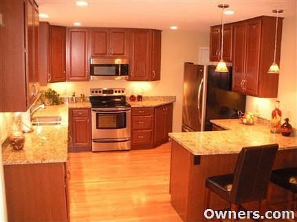 Kitchen w/Granite Counter Tops & 42" Cabine