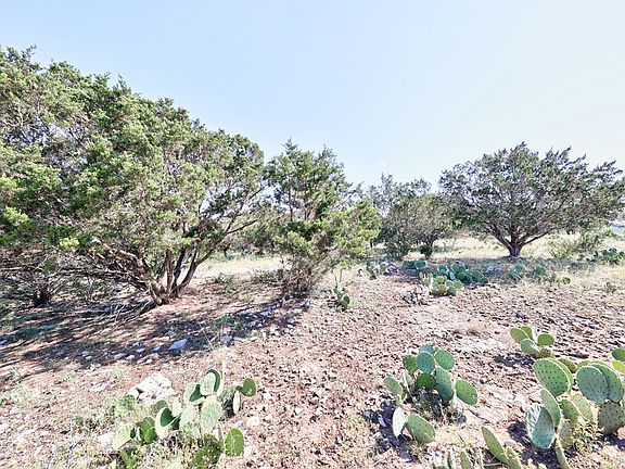 3rd image of 428 W Sumack Dr