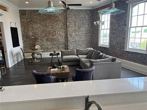 5th image of 229 N Peters St #303