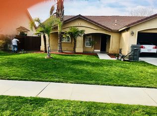 879 S McKenna Ave, Kerman, CA 93630