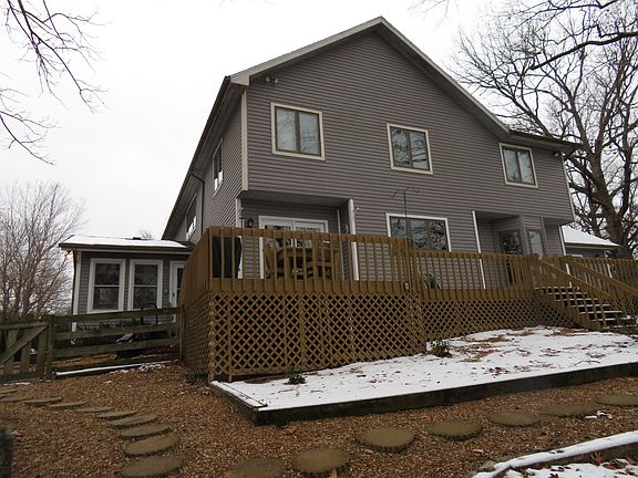 House with sun porch