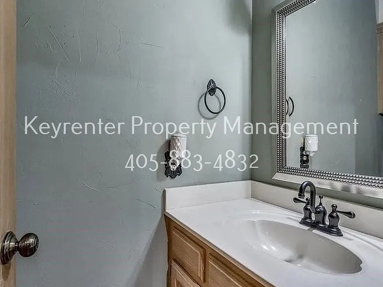 1408 Fox View Ct — Photo 25