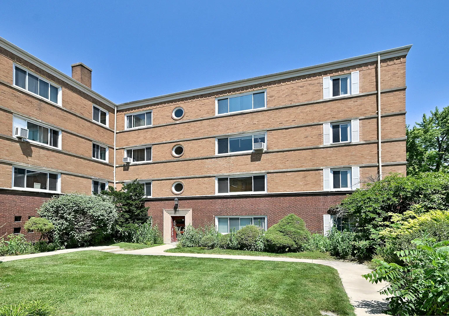 2 bed, 900 sqft, $1,750 — Photo 2