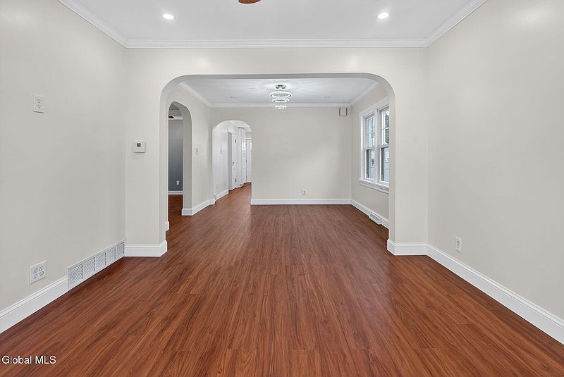5th image of 2803 Wellington Avenue