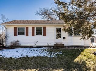 925 W 8th Ave, Marion, IA 52302