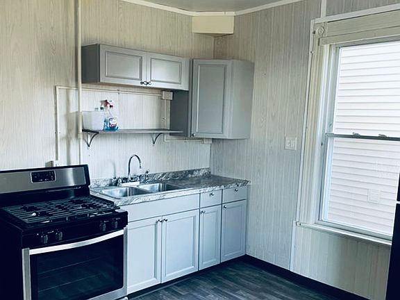 2nd image of 1625 6th Ave #2