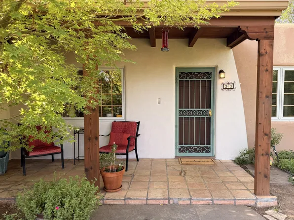 33 Garden Park Cir NW, Albuquerque, NM 87107