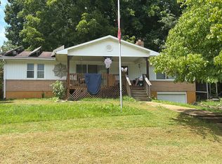 201 Briggs St, Unicoi, TN 37692
