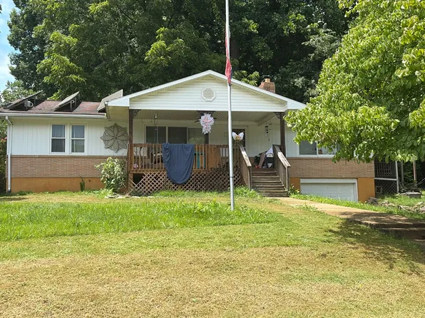 201 Briggs St, Unicoi, TN 37692