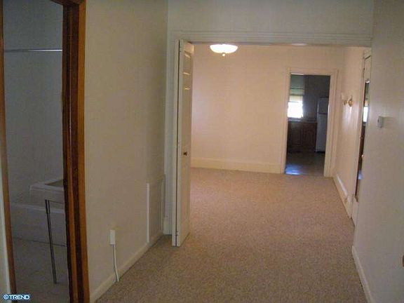 5th image of 557 Olive St