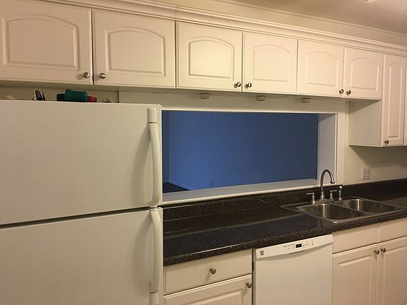 5th image of 1265 N Sterling Ave Unit 108