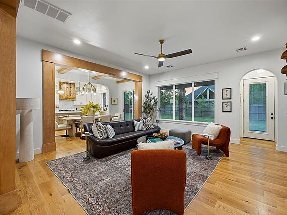 3rd image of 1012 Trisha Ln