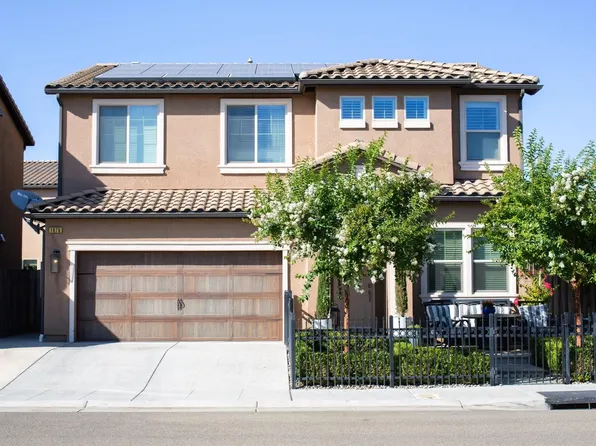 1876 E Katie Brook Ave, Fresno, CA 93730