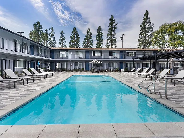 The Circle Apartments at Long Beach — Photo 28