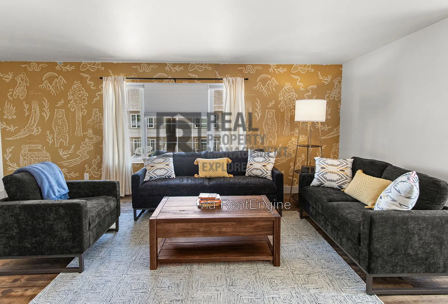 3 bed, 2.0 bath, $2,000 — Photo 2