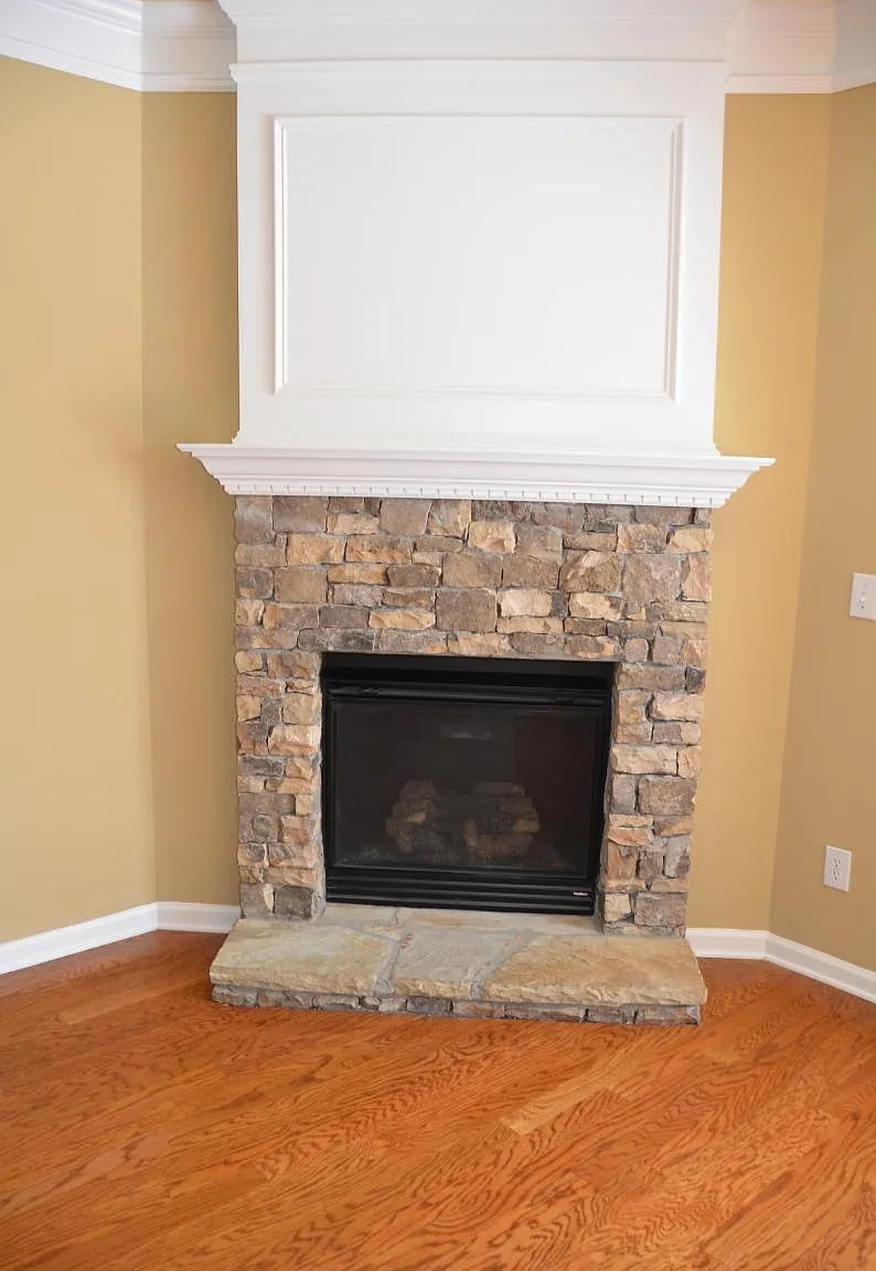 3 bed, 3.5 bath, 2022 sqft, $2,500 — Photo 4