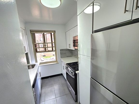 2nd image of 16507 78th Ave #2