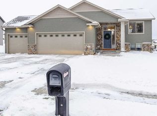 251 Prairie View Dr NE, Pine Island, MN 55963