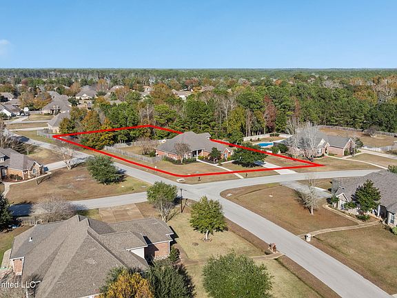2nd image of 6205 Silverleaf Dr E