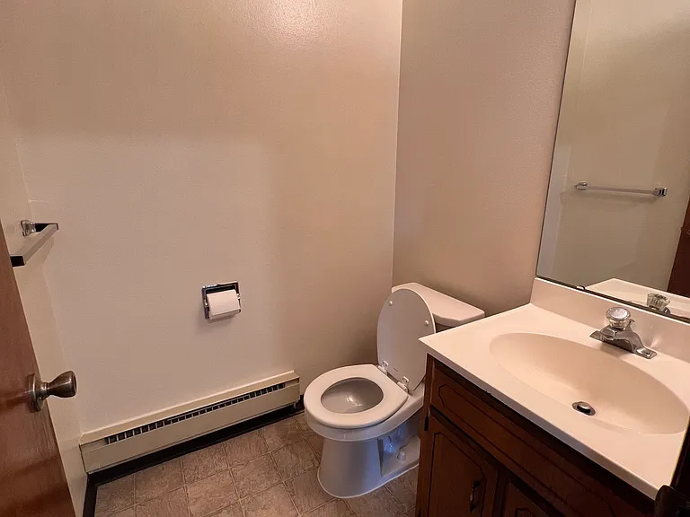 1010 Midway Dr NE #10 — Photo 9