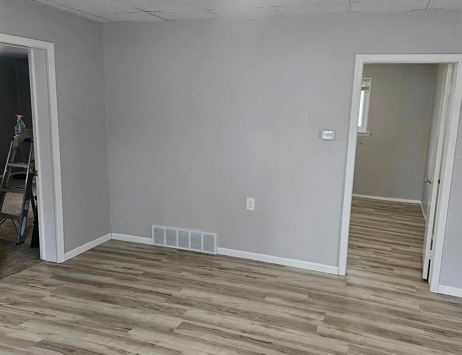 2 bed, 1000 sqft, $1,100 — Photo 4