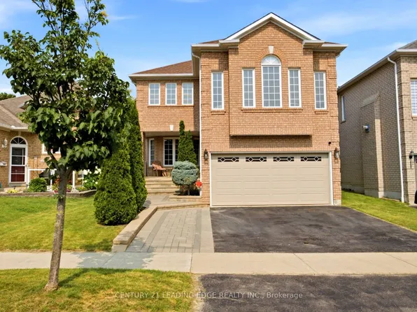 131 Tom Edwards Dr, Whitby, ON L1R 2S2