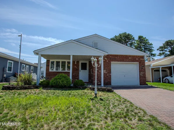93 Paradise Boulevard, Toms River, NJ 08757