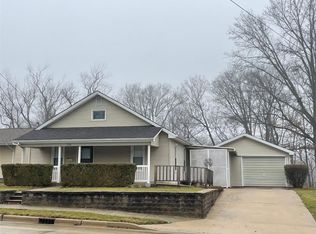 700 E St, Charleston, IL 61920