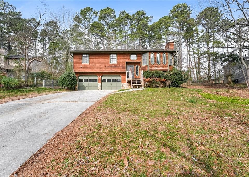 1st image of 2940 David Ln NE