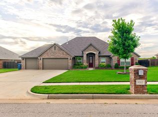 9512 Blake Run Rd, Yukon, OK 73099