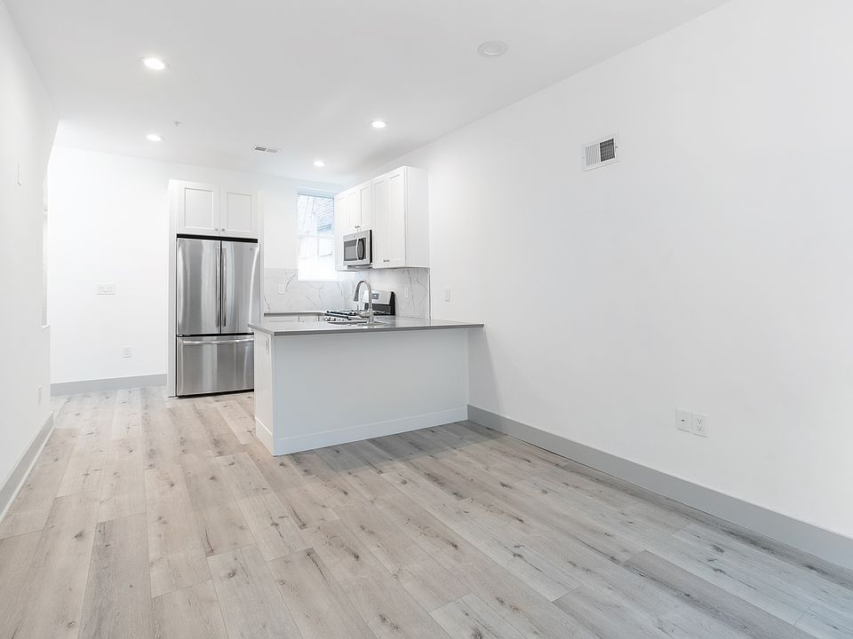 1735-n-32nd-st-unit-01-photos-wefilmphilly-1