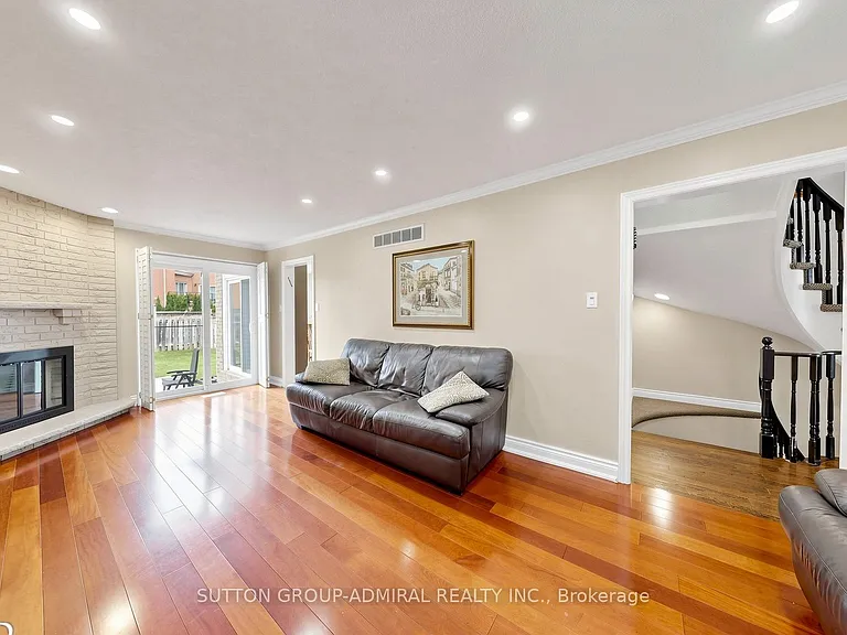 119 Mountbatten Rd — Photo 9