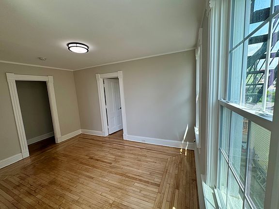 5th image of 37 Seaview Ave #2