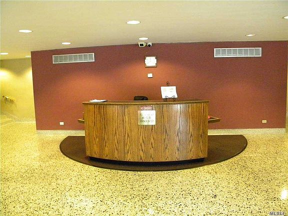 4th image of 142-05 Roosevelt Ave #425