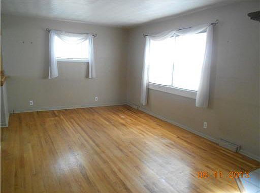 3rd image of 1017 Sussex Dr