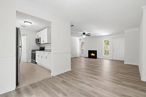 106 Sterling Ct Photo 1