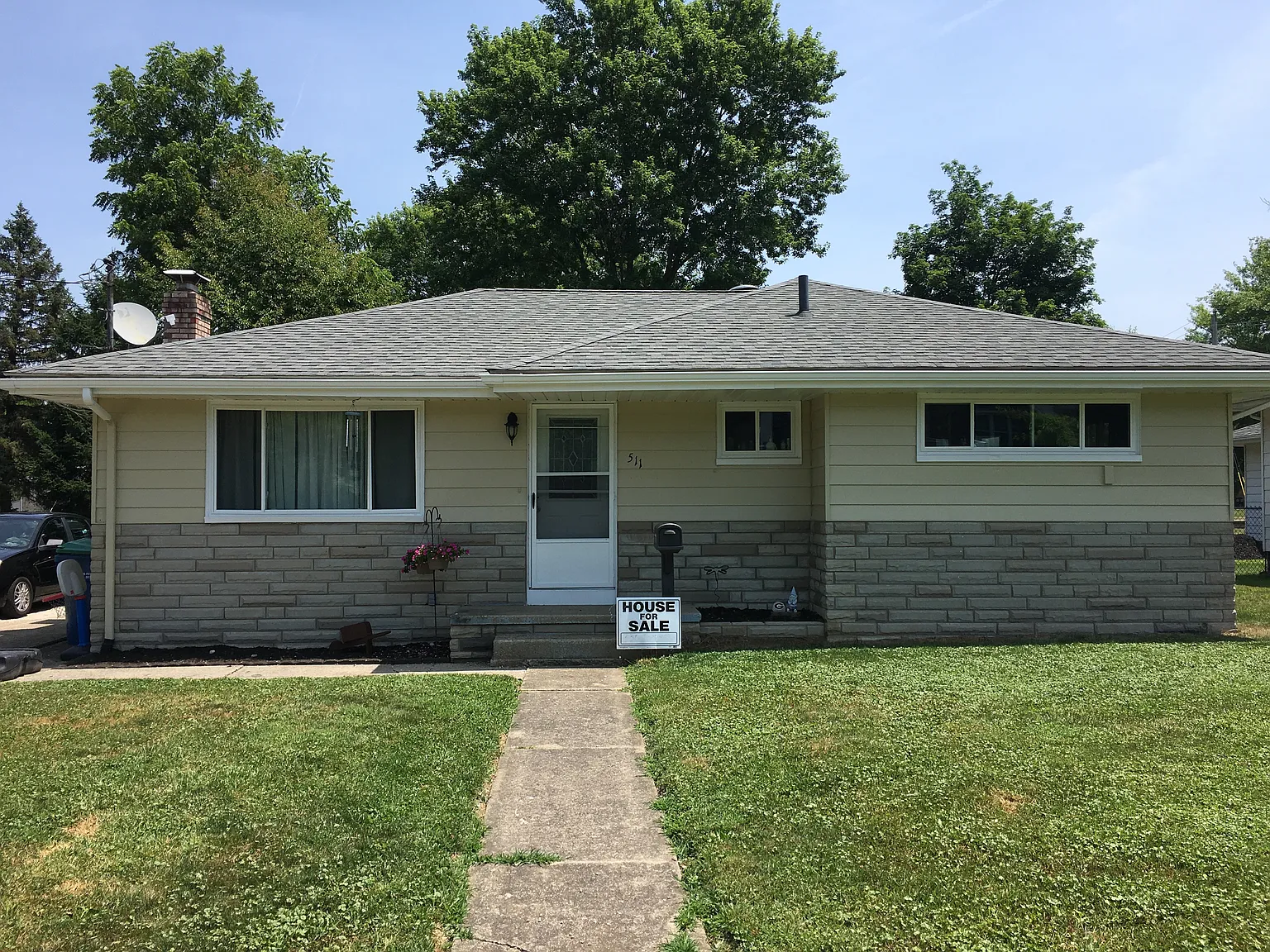 511 Rebecca Ave photo 1