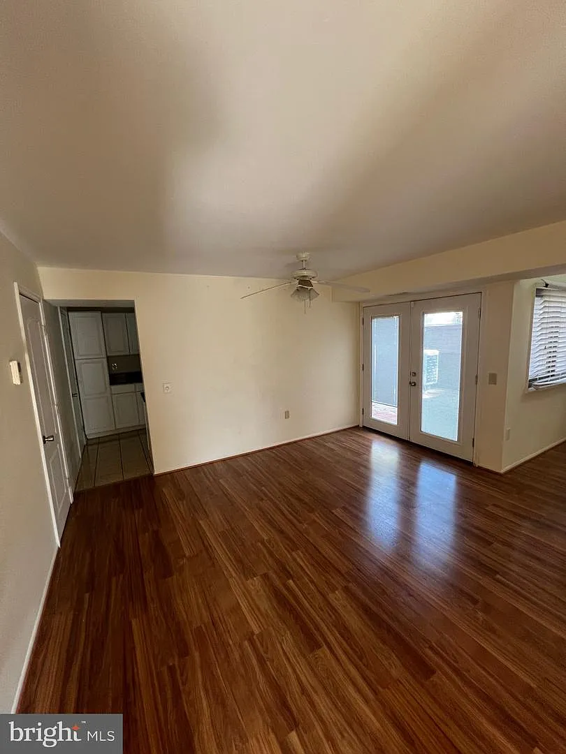3 bed, 1274 sqft, $2,600 — Photo 4