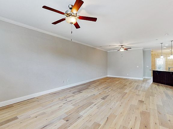3rd image of 614 Cobert Ln