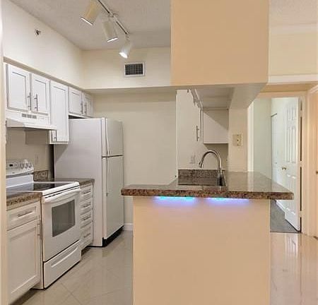 3rd image of 11685 W Atlantic Blvd #923