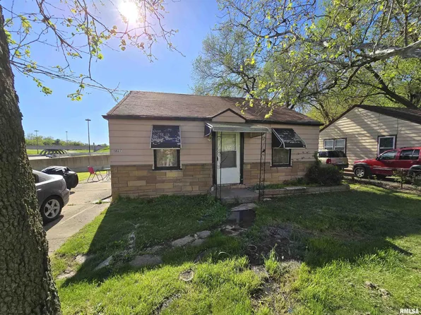 1627 N Valley Ave, Peoria, IL 61604