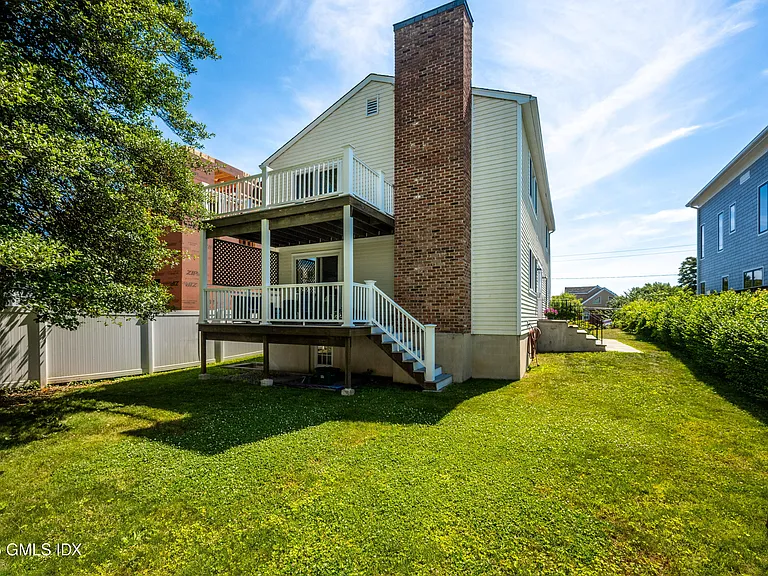 157 E Elm St #B — Photo 3