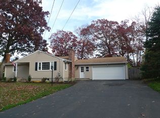 149 Glenoak Dr, Springfield, MA 01129