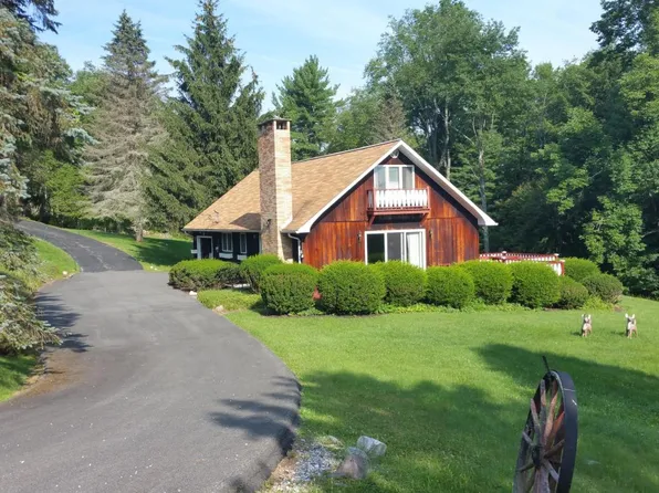 1675 Beach Lake Hwy, Beach Lake, PA 18405