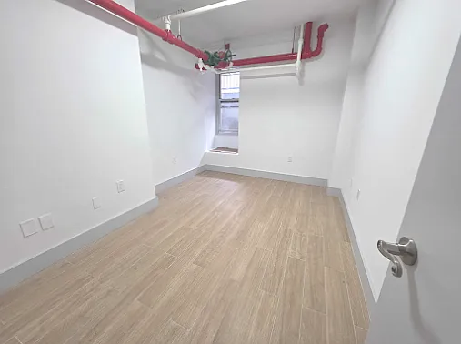 347 Lorimer St #1B — Photo 5