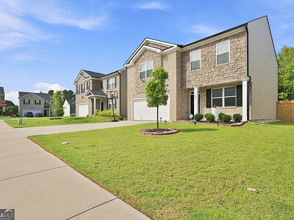 2nd image of 723 Millwood Dr