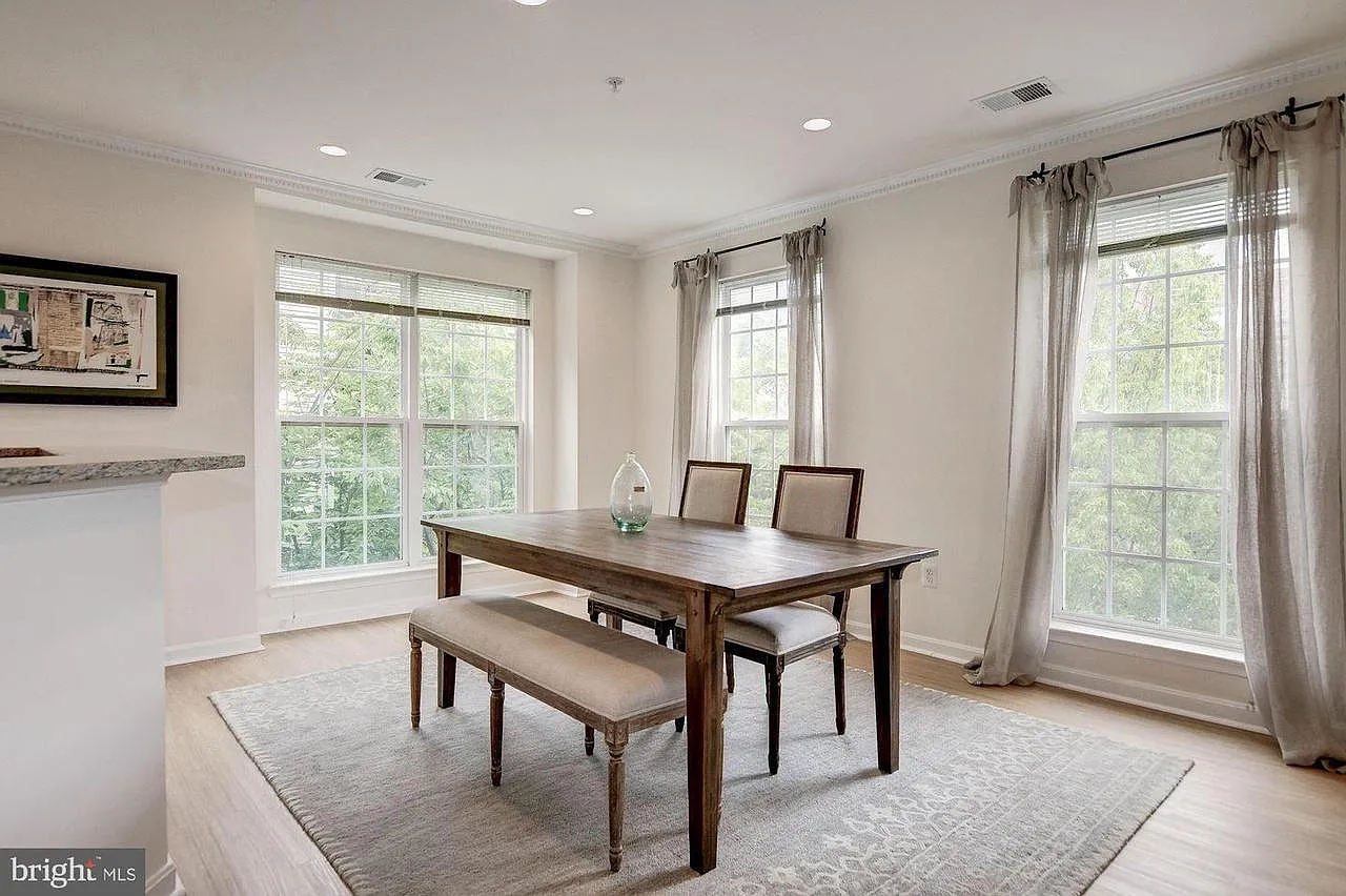 2 bed, 1187 sqft, $2,800 — Photo 1