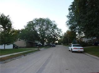 106 Cottage Dr, Norfolk, NE 68701