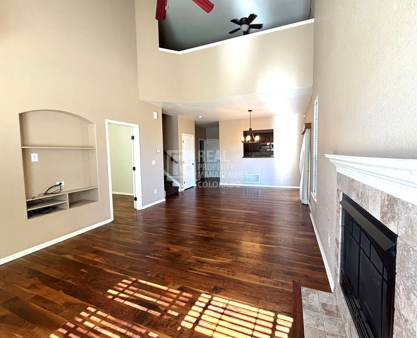 Spacious 2-Bedroom Castle Rock Townhome with Loft, Office & Attached Garage — Photo 3