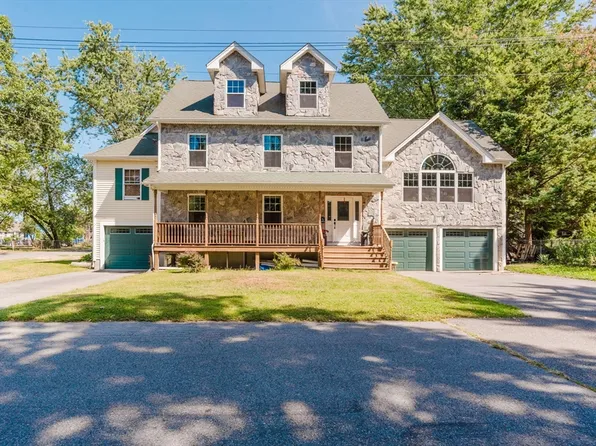 10-12 Norfolk St, Cranston, RI 02910